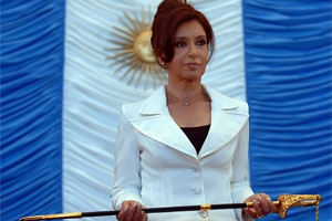 Cristina Fernández de Kirchner asume la presidencia de Argentina