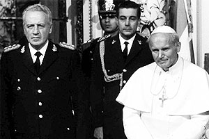 Llega el Papa Juan Pablo II para llamar a la Paz